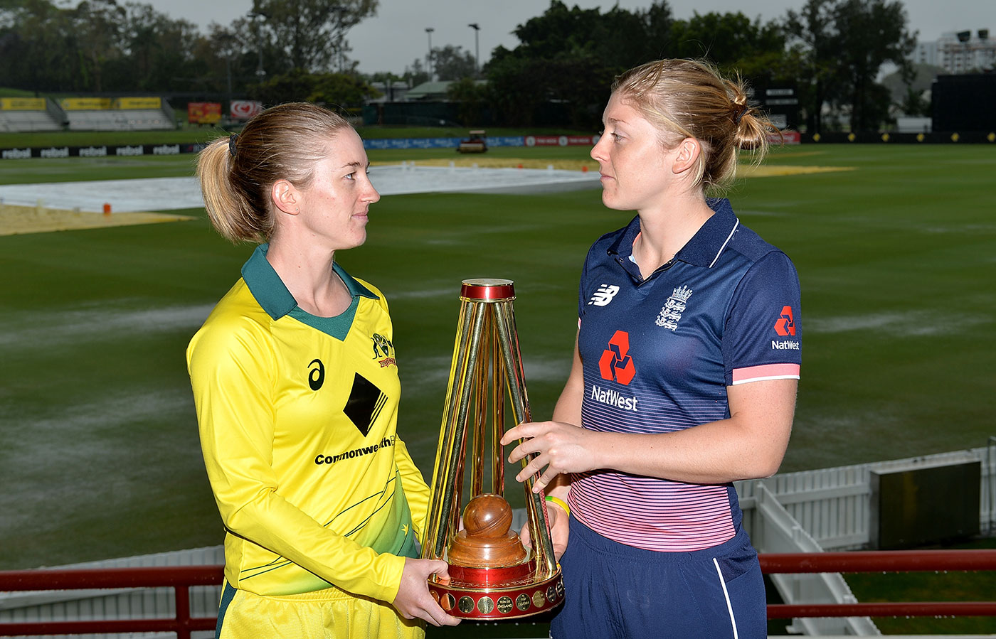 Rachael Haynes and Heather Knight faced off as captains for the first time in the 2017-18 Ashes