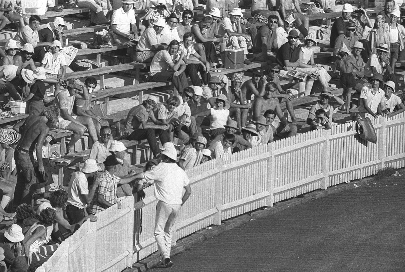 John Snow being manhandled by fans on the boundary was an early milestone in Australian crowds turning aggressive