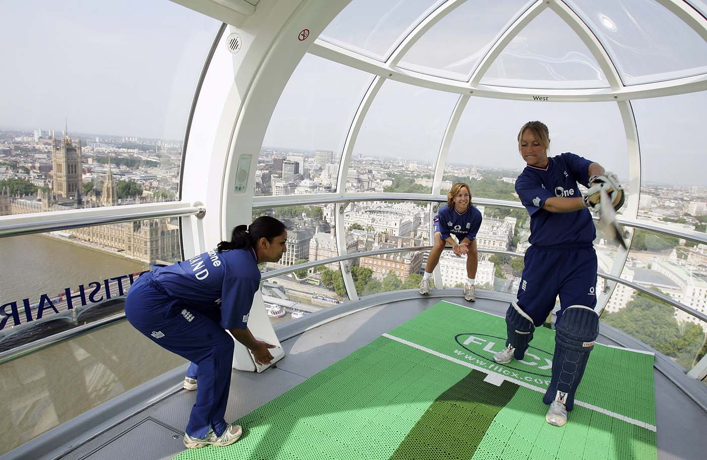 (from left): Isa Guha, Rosalie Birch and Clare Connor at a promotional shoot at the London Eye ahead of the 2005 Ashes