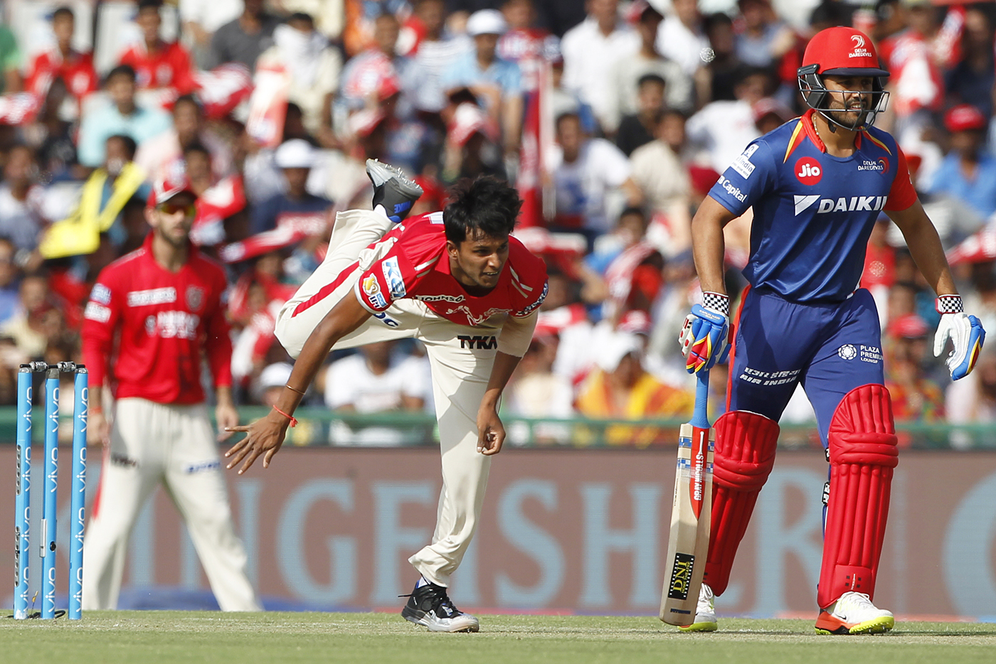 In 2013, Natarajan began playing league cricket in Chennai. Less than two years later, he had made his first-class debut for Tamil Nadu, and by 2017 he was playing in the IPL