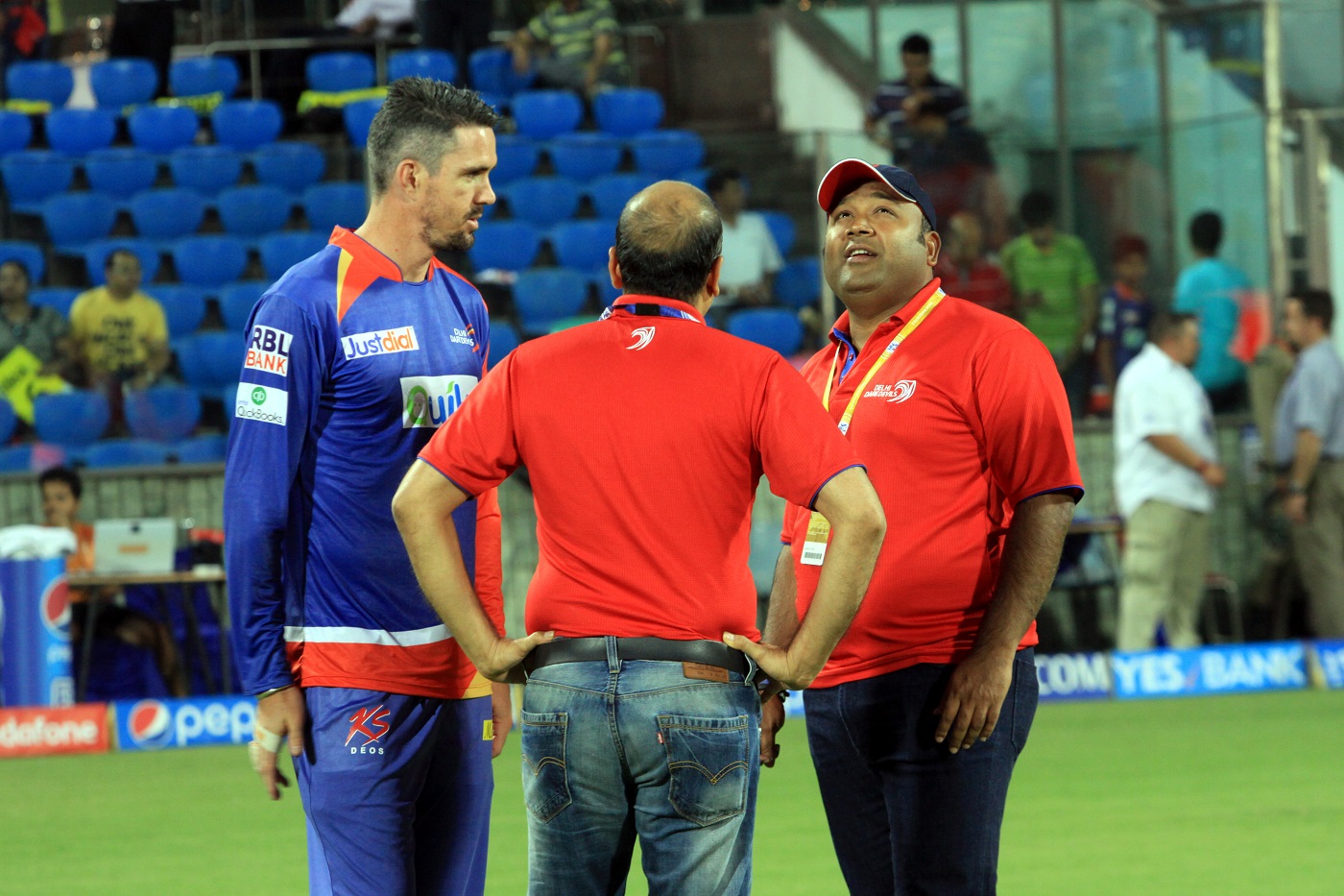 Kevin Pietersen (left) with GMR group chairman Kiran Grandhi, Delhi Capitals' co-owner and now Hampshire's majority shareholder