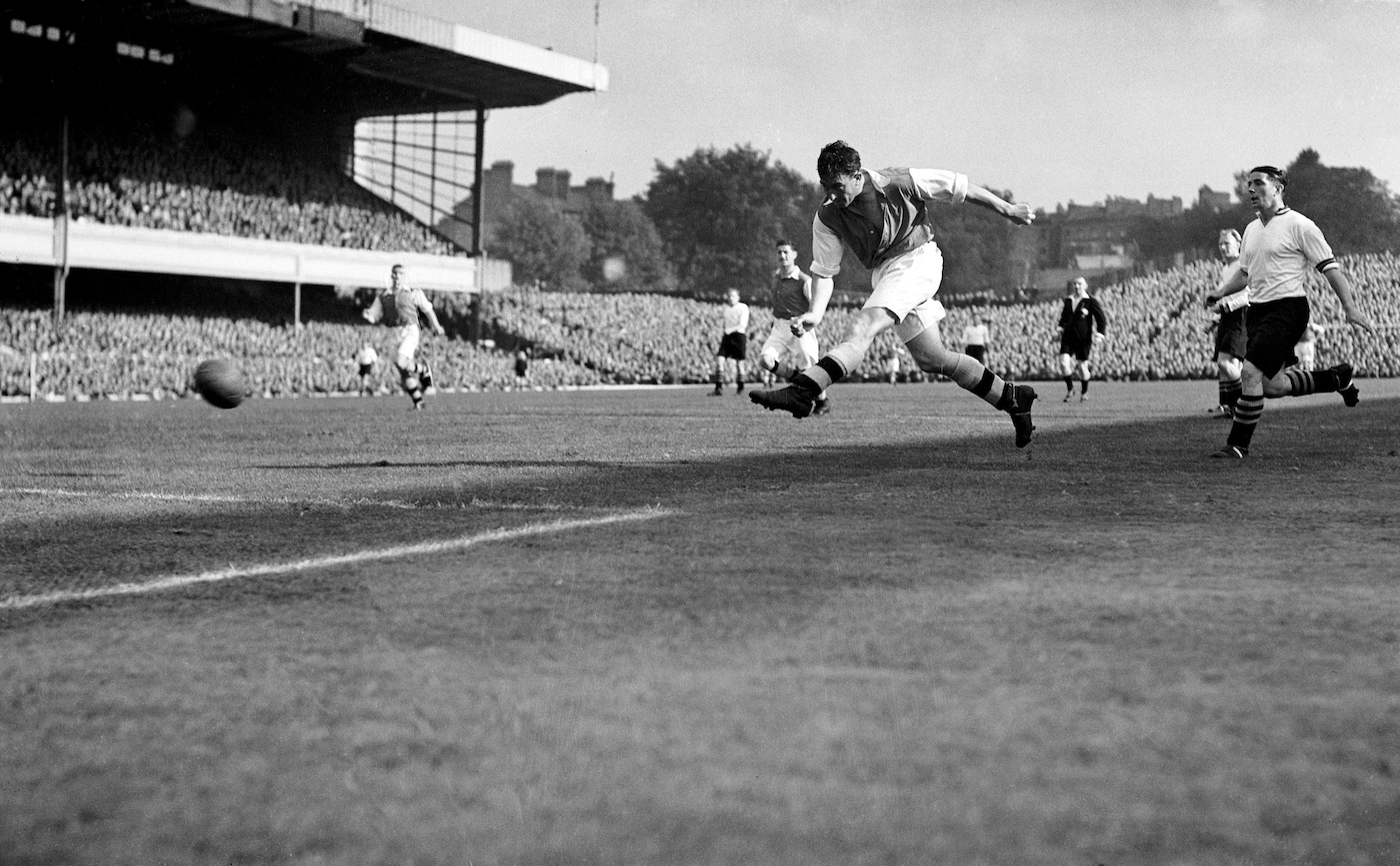 It's a four, it's a six, it's a gooooal: Denis Compton shows impeccable footwork