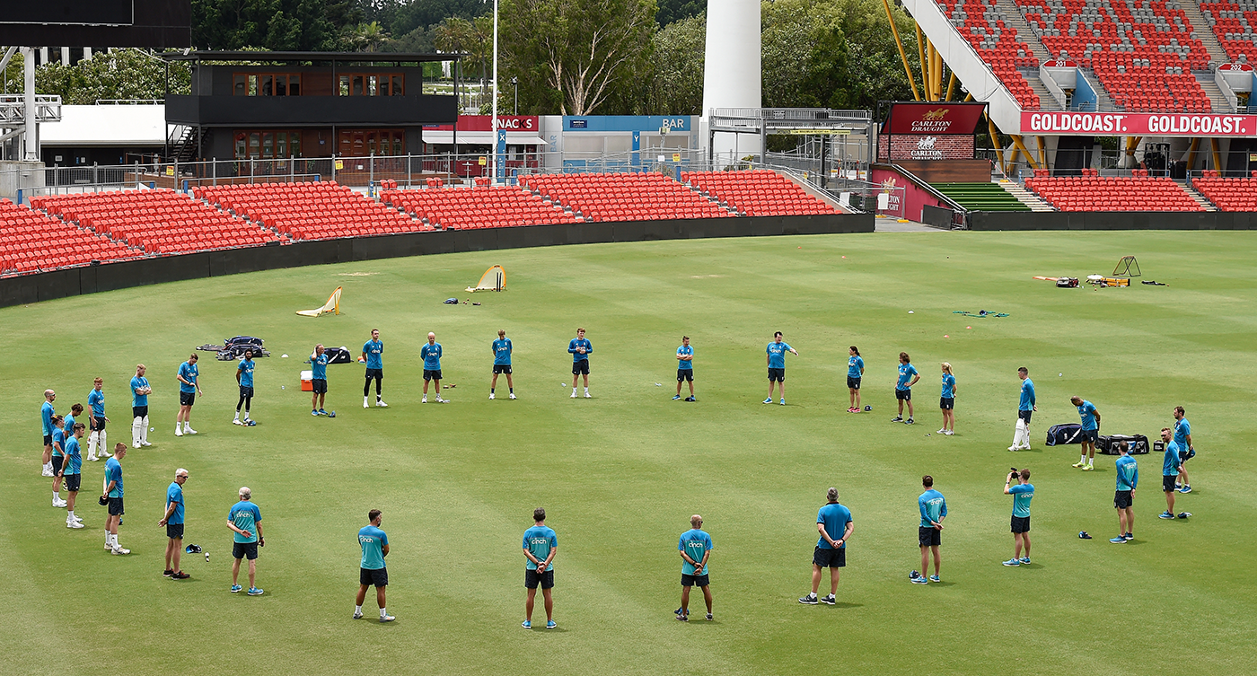 England's players hold a minute's silence for Remembrance Day
